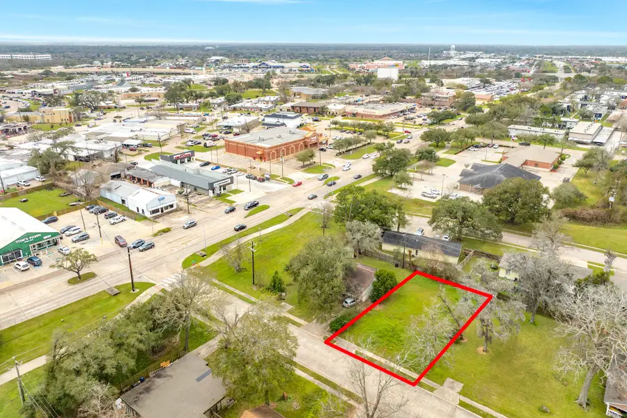 103 Huisache Street, Lake Jackson, TX 77566 - #3