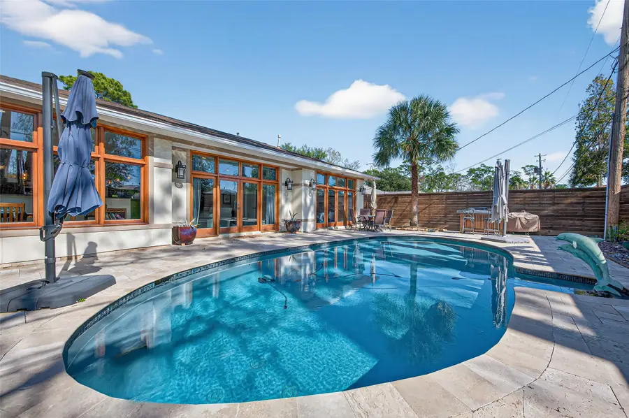 6211 Grovewood Lane, Houston, TX 77008 - Image #2