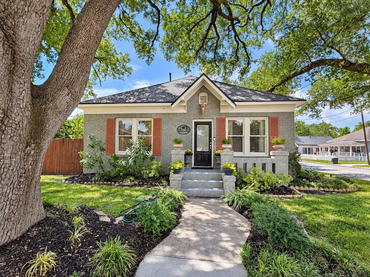 415 N Avenue D, Humble, TX 77338 - #1