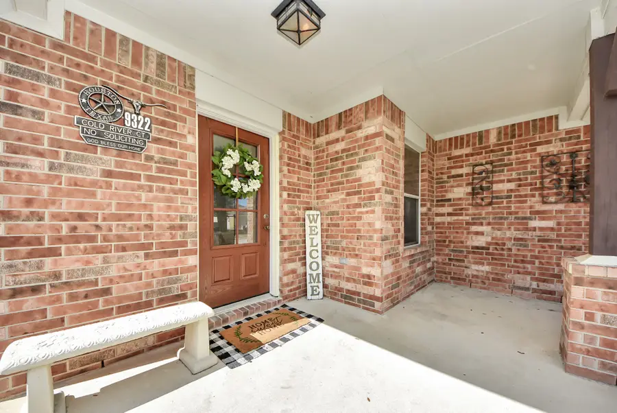 9322 Cold River Court, Humble, TX 77396 - Image #3