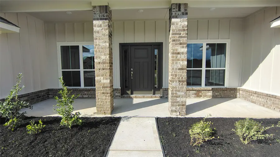 7 Keystone Court, Angleton, TX 77515 - Image #3