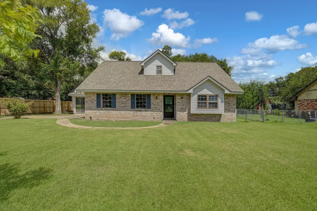 110 Mockingbird Lane, Clute, TX 77531 - #1