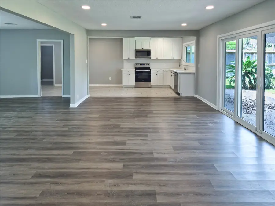 613 Magnolia, Lake Jackson, TX 77566 - #2