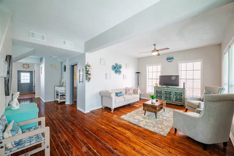 1414 Avenue N 1/2 Street, Galveston, TX 77550 - #3