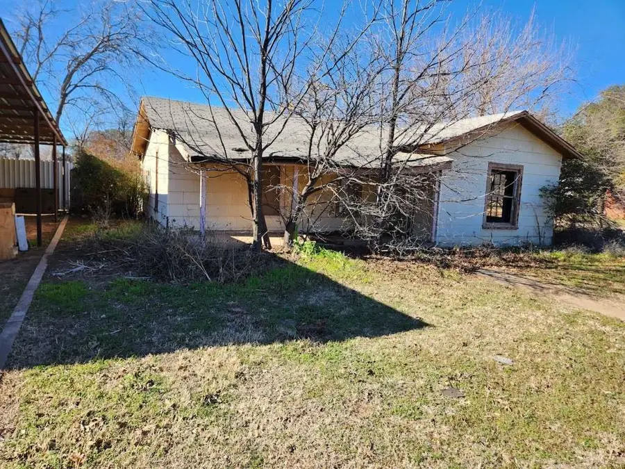 303 N 5th, Munday, TX 76371 - #2