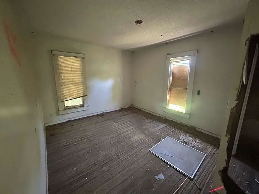 303 N 5th, Munday, TX 76371 - #3