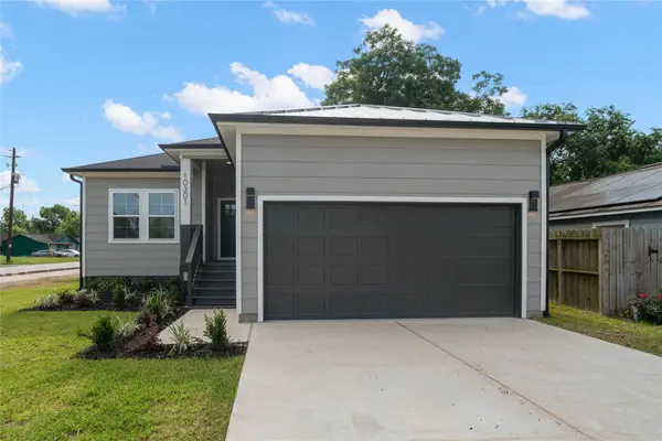 10301 Ashville Drive, Houston, TX 77051