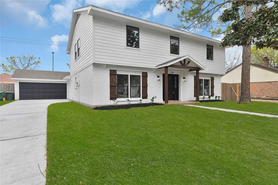 2726 Stetson Lane, Houston, TX 77043 - Image #2