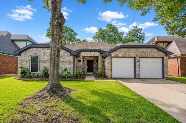 4739 Backenberry Drive, Friendswood, TX 77546