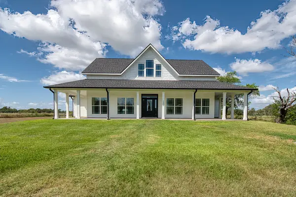 1335 Hilltop Road, East Bernard, TX 77435