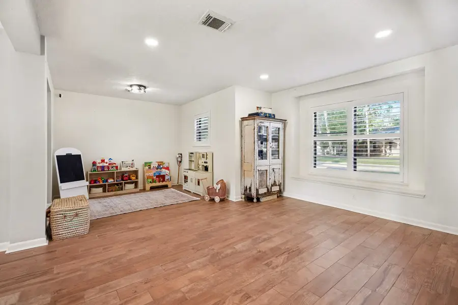 3037 Longwood Lane, Dickinson, TX 77539 - Image #3