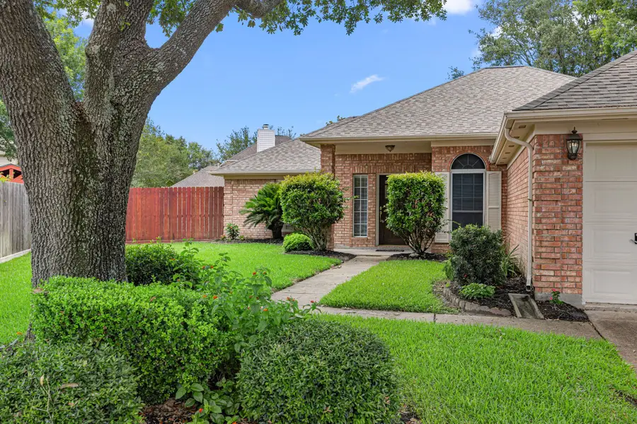 3826 Pin Oak Drive N, Pearland, TX 77581 - #2