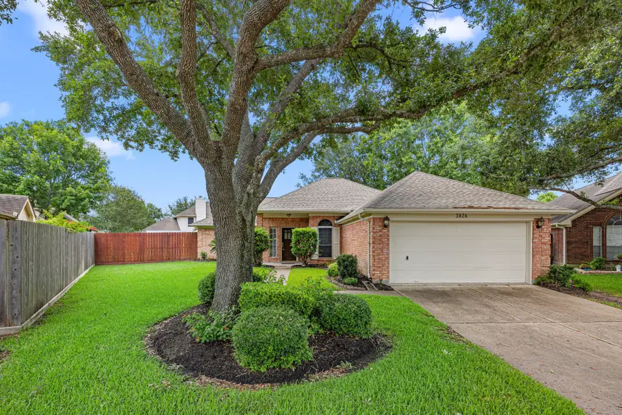 3826 Pin Oak Drive N, Pearland, TX 77581 - #3