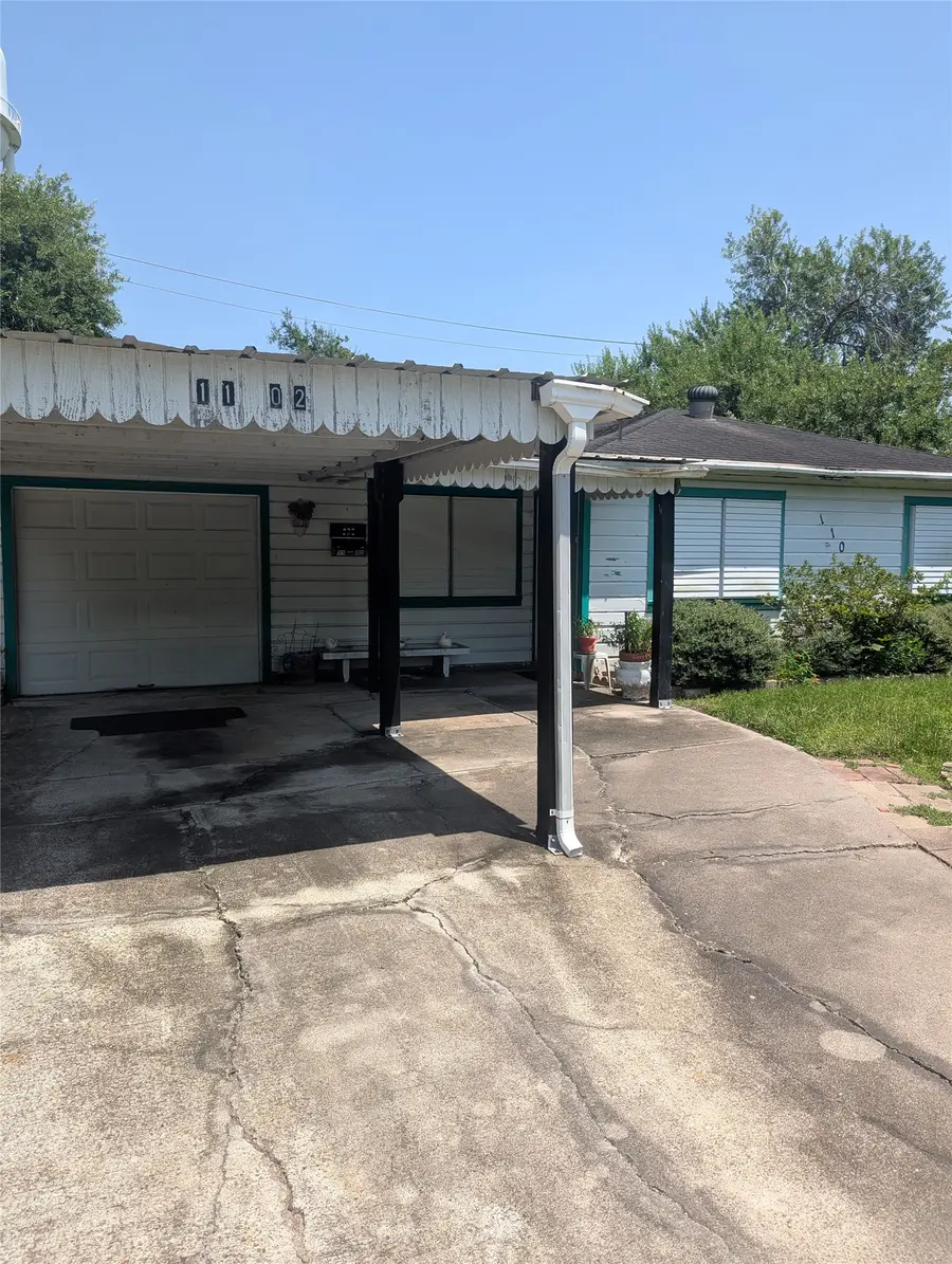 1102 Appomattox Drive N, Texas City, TX 77591 - #2