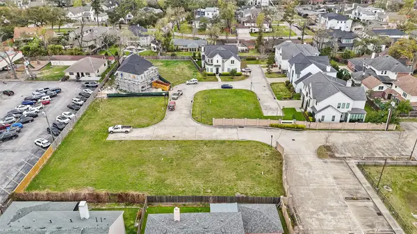 1202 Hilshire Villa Drive, Hilshire Village, TX 77055