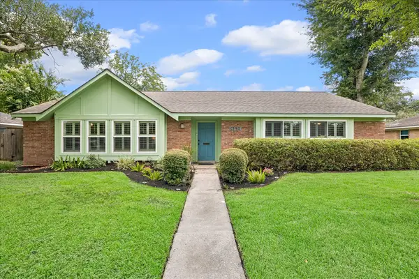 8114 Twin Hills Drive, Houston, TX 77071