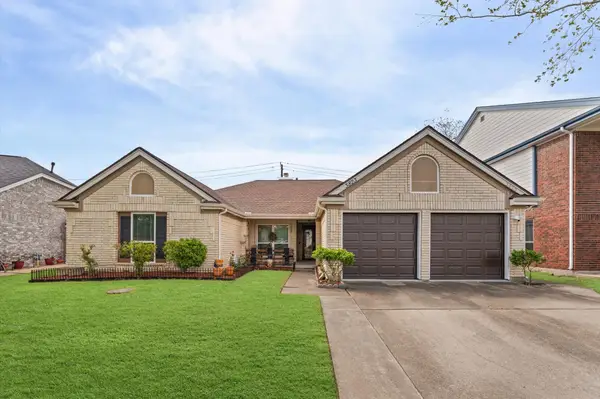 3823 Redbud Drive, La Porte, TX 77571