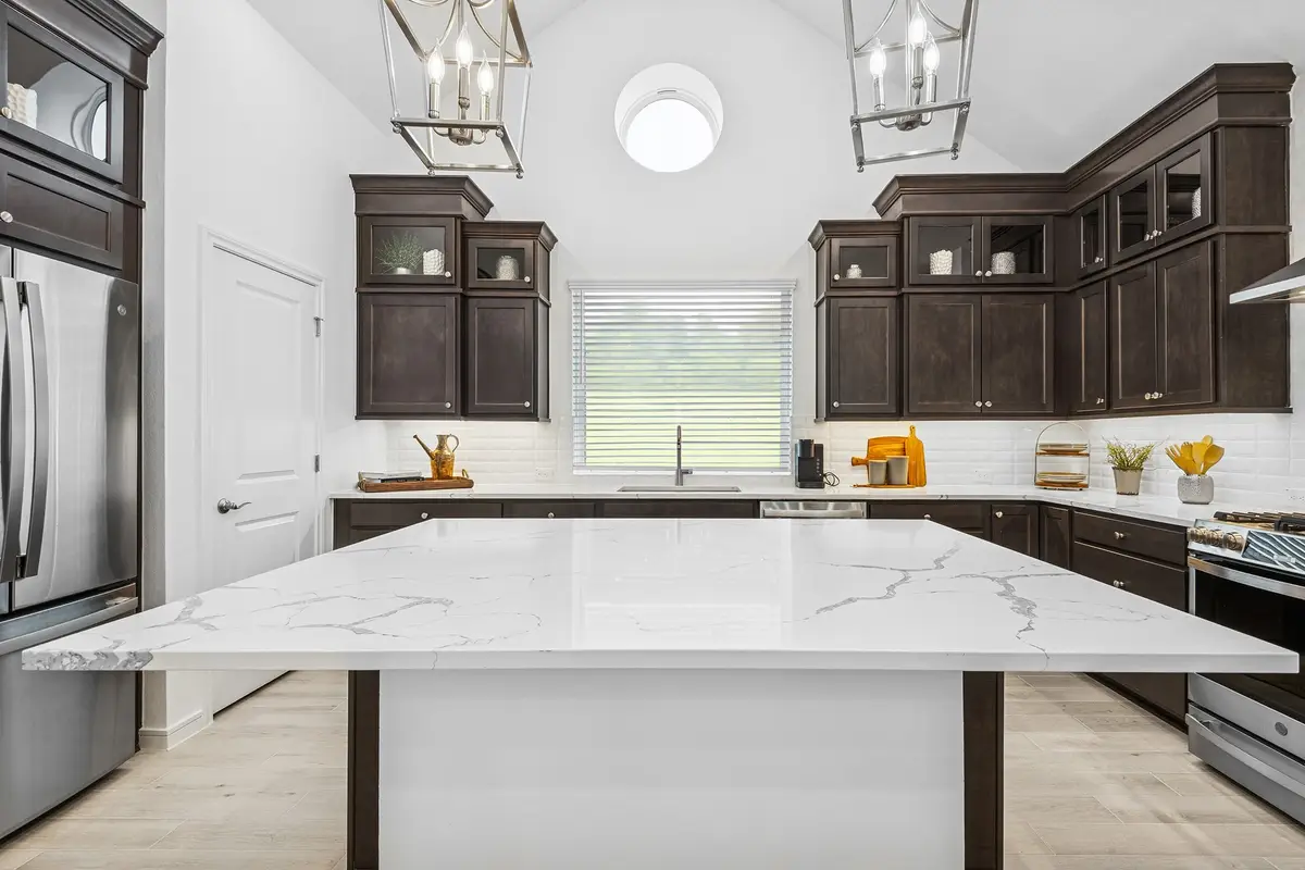 901 Kingwood Drive, League City, TX 77573 - Image #1