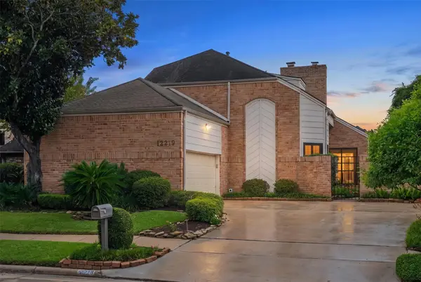12219 Ravenmoor Drive, Houston, TX 77077