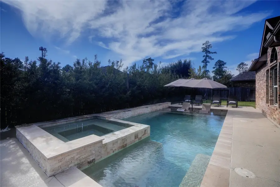 564 Stephen F Austin Drive, Conroe, TX 77302 - Image #2