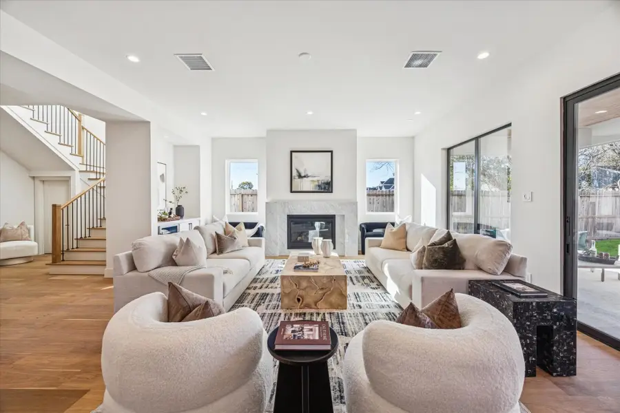 107 E 24th Street, Houston, TX 77008 - #3