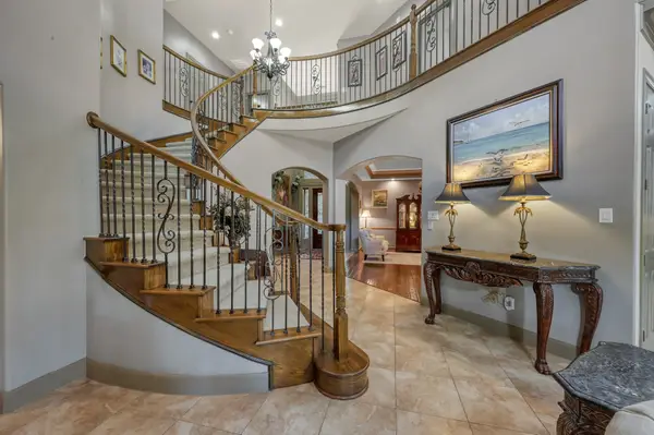 90 Player Oaks Place, The Woodlands, TX 77382