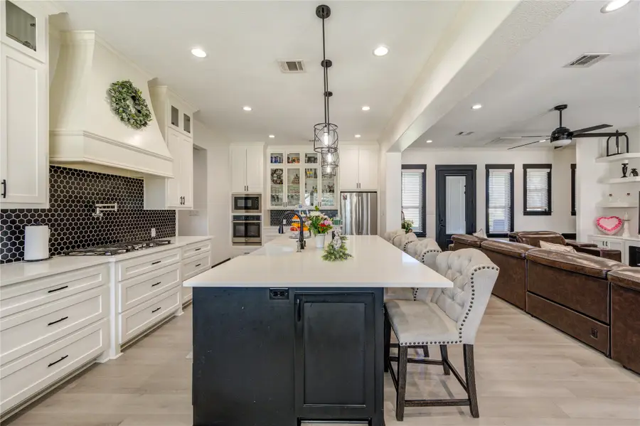 1607 Avenue E, Danbury, TX 77534 - #3