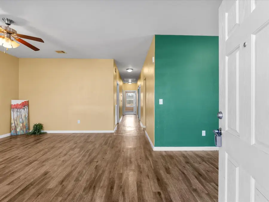 2105 Howell Avenue, La Marque, TX 77568 - Image #3