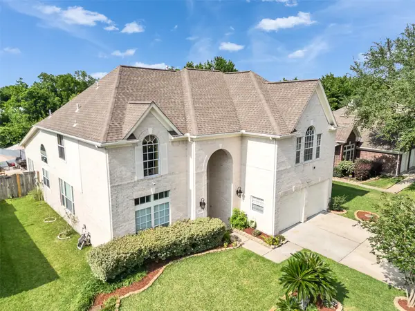1922 Oakwood Court Drive, Baytown, TX 77521