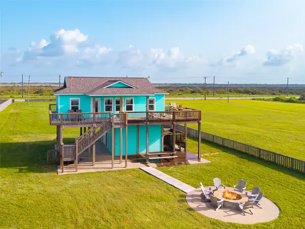 948 Barkley Street, Gilchrist, TX 77617