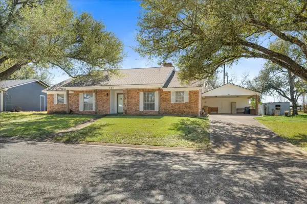 721 Concordia B Drive, Bellville, TX 77418