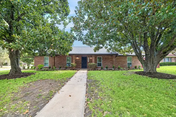 19614 Suncove Lane, Humble, TX 77346