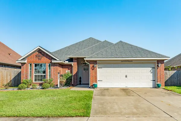112 Blue Jay Court, Richwood, TX 77566