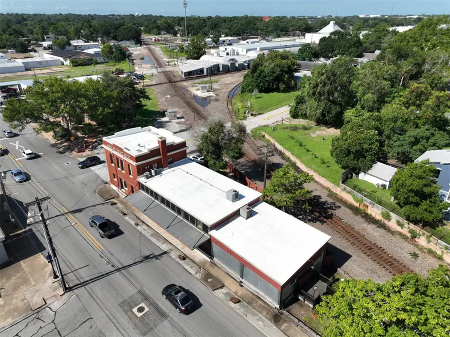 214 S Austin Street, Brenham, TX 77833 - #2