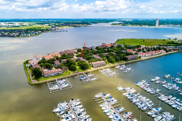 1931 Enterprise Avenue, League City, TX 77573