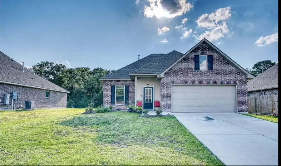 211 Zachary Lane, Bridge City, TX 77611 - Image #2