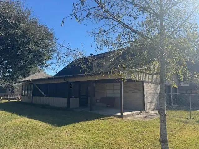 1948 W Kirby Avenue, Orange, TX 77632 - Image #3