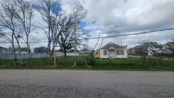 5802 Brookfield Drive, Houston, TX 77085