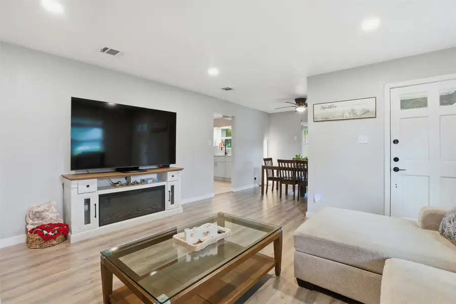 5638 Simsdale Street, Houston, TX 77033 - #3