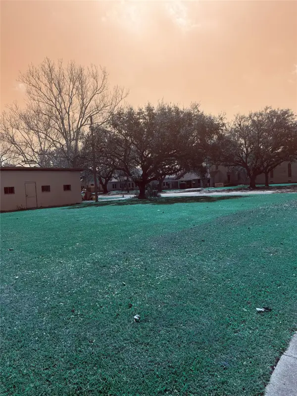 326 5th Avenue N, Texas City, TX 77590