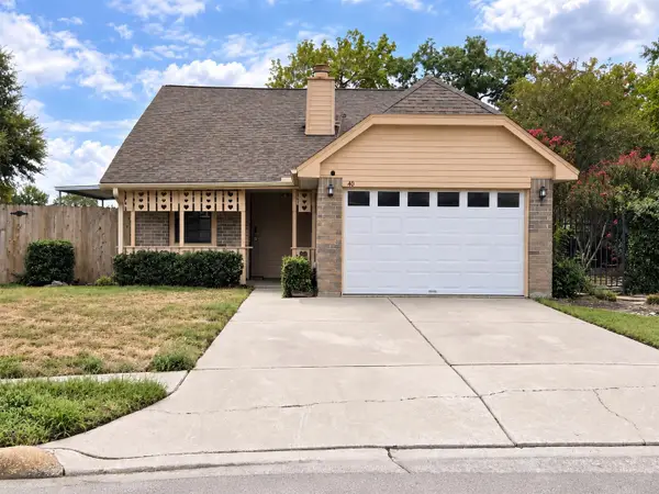 40 Crestbriar Court, Baytown, TX 77521