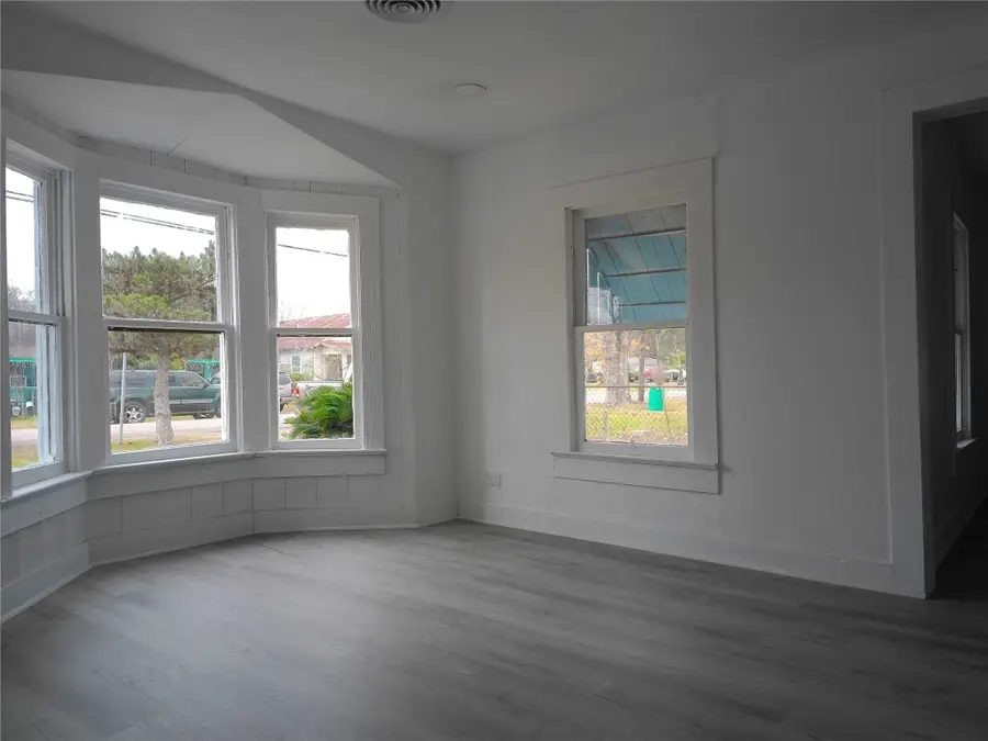 1200 Avenue A, Bay City, TX 77414 - Image #2