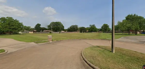 17 Harvest Glen Drive, Angleton, TX 77515