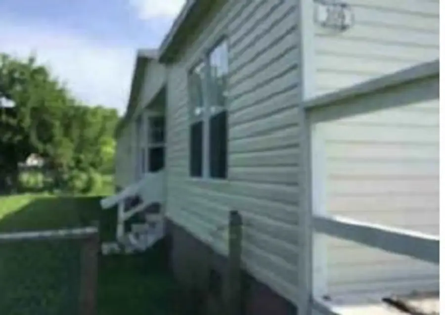 209 4th Street, Valley View, TX 76272 - #2