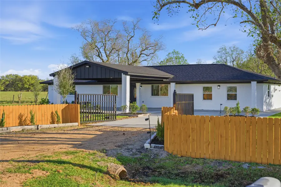 6623 County Road 4, Damon, TX 77430 - #3