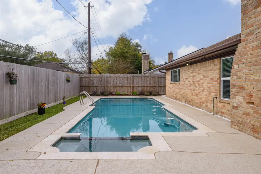 10446 Carlow Lane, La Porte, TX 77571 - Image #2