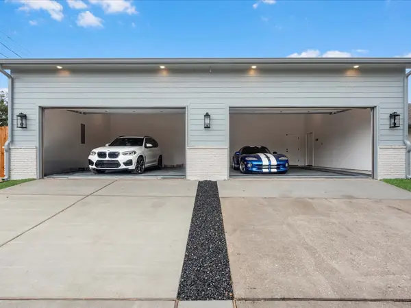 5042 Briarbend Drive, Houston, TX 77035