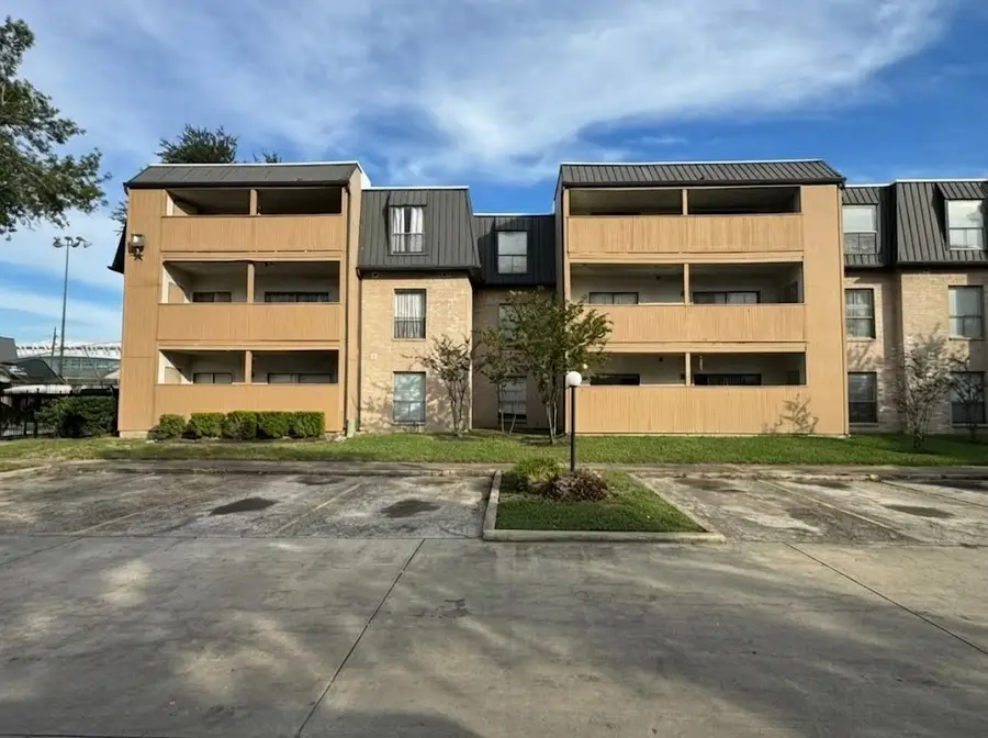 8423 Hearth Drive #3, Houston, TX 77054 - Image #2