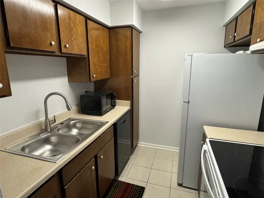 8423 Hearth Drive #3, Houston, TX 77054 - Image #3