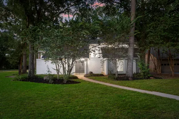 2 Muskmallow Court, The Woodlands, TX 77380